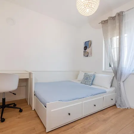 Apartment With A Parking Space Nin, Zadar - 24014 Nin